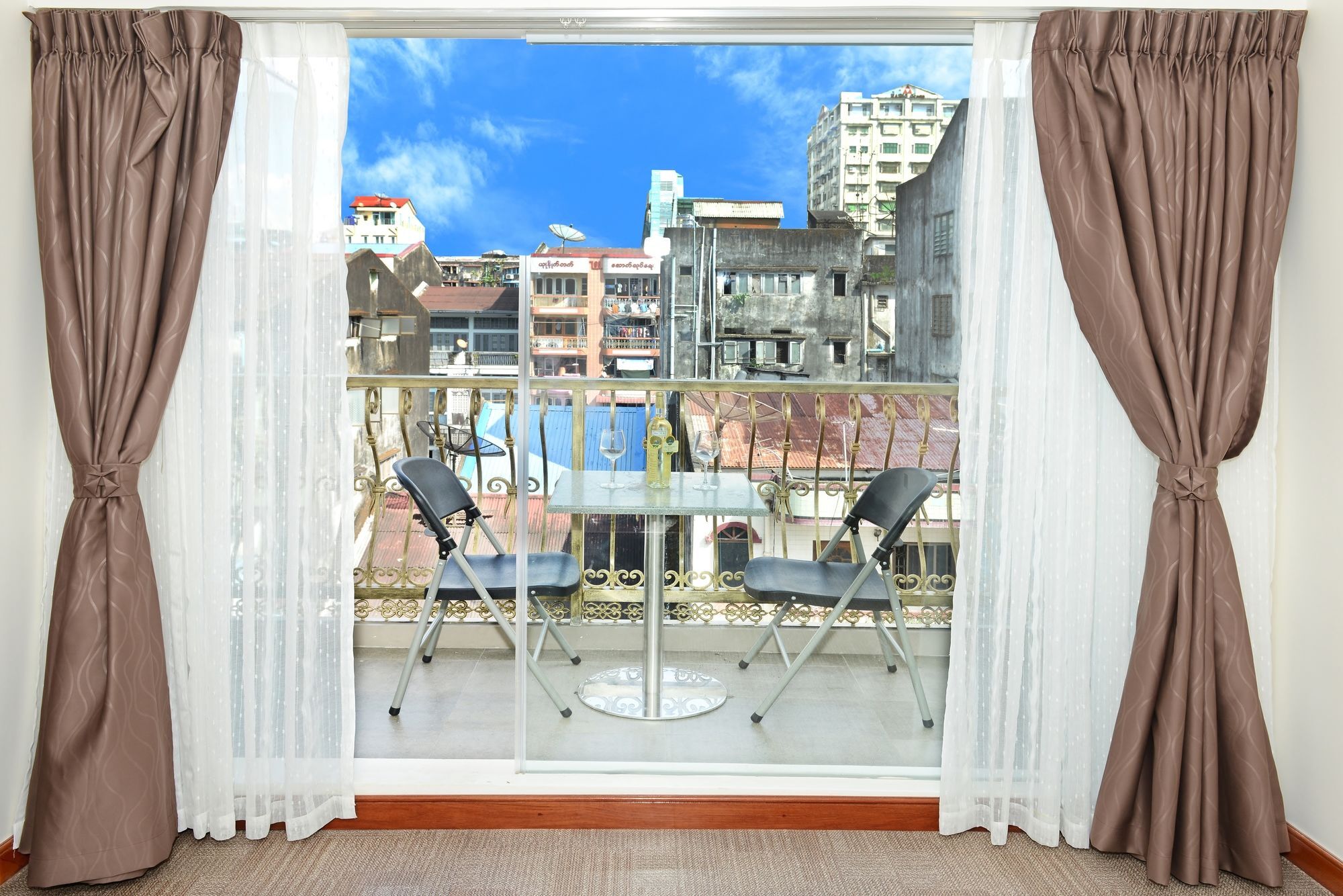 Hotel Bond Rangun Kültér fotó