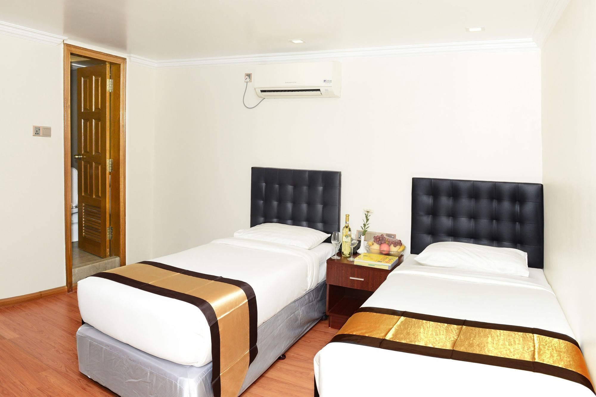 Hotel Bond Rangun Kültér fotó